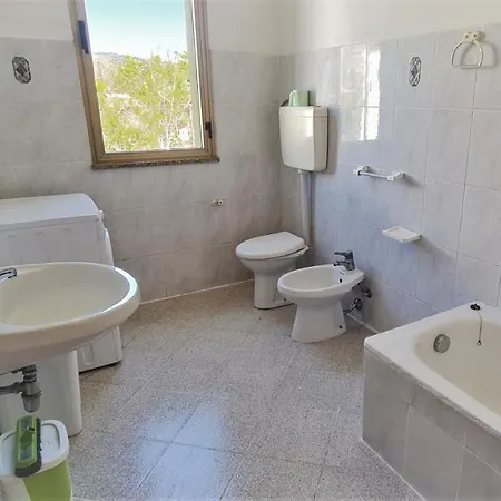Cosy With Private Parking By The Sea Siniscola