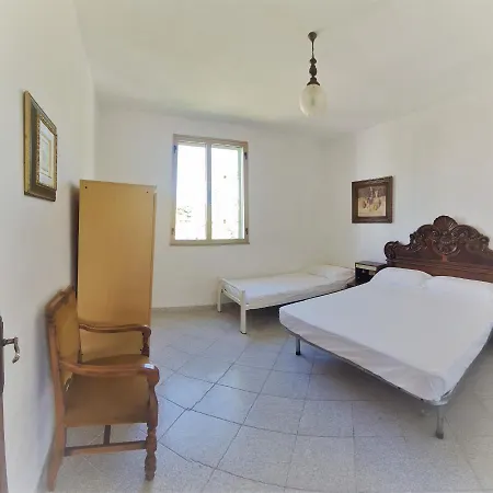Cosy With Private Parking By The Sea
